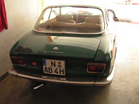 Alfa Romeo Giulia GT 1300 Junior Coupe Bertone (de 1971) (prise a Erlangen, Allemagne, 2013) (5)